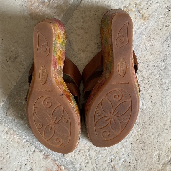BORN Cork Wedge Slip On Sandals Womens Leather comfort Tan floral Beach Size 9 - Picture 7 of 9